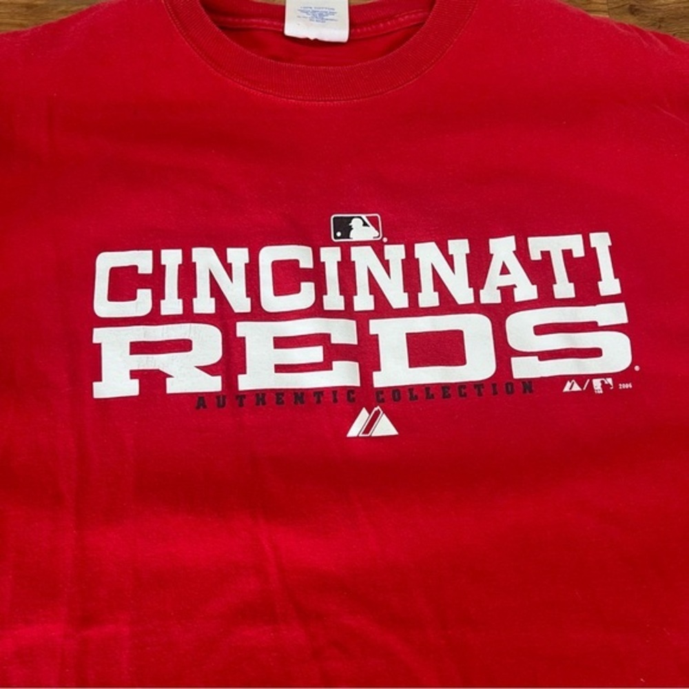 MLB Cincinnati Reds Tshirt By Majestic Size Large Red Authentic Collection - Picture 2 of 6